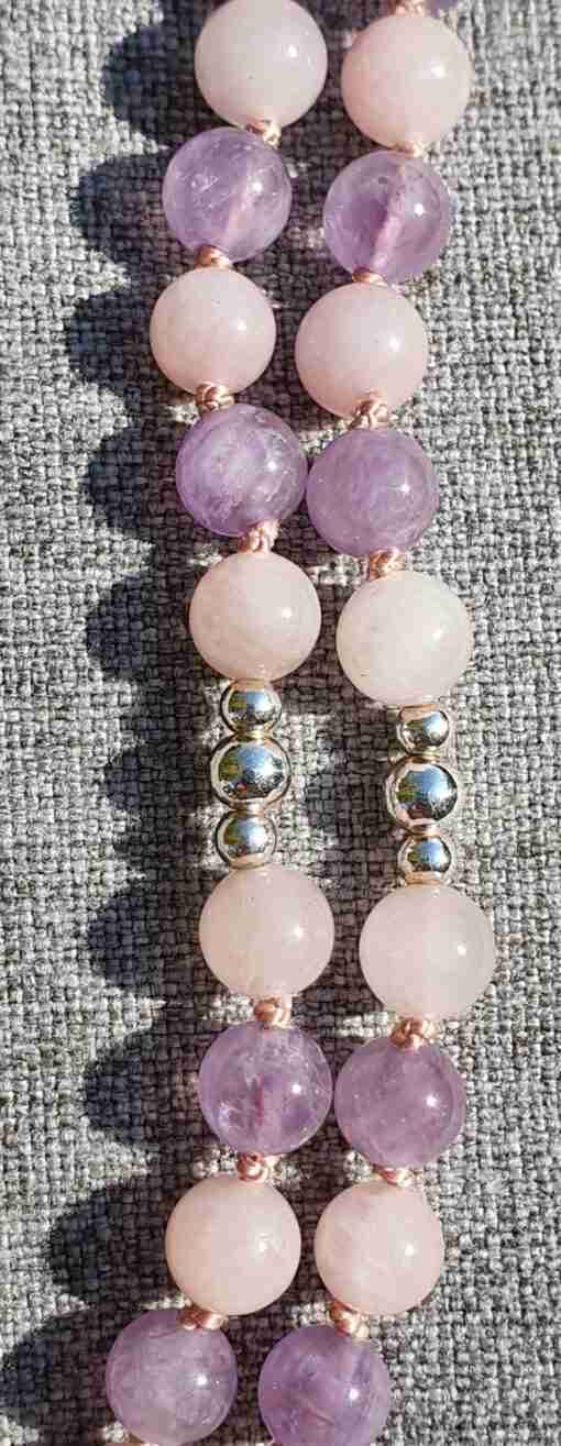 Lavendelamethyst-Rosenquarz-Mala – Bild 9