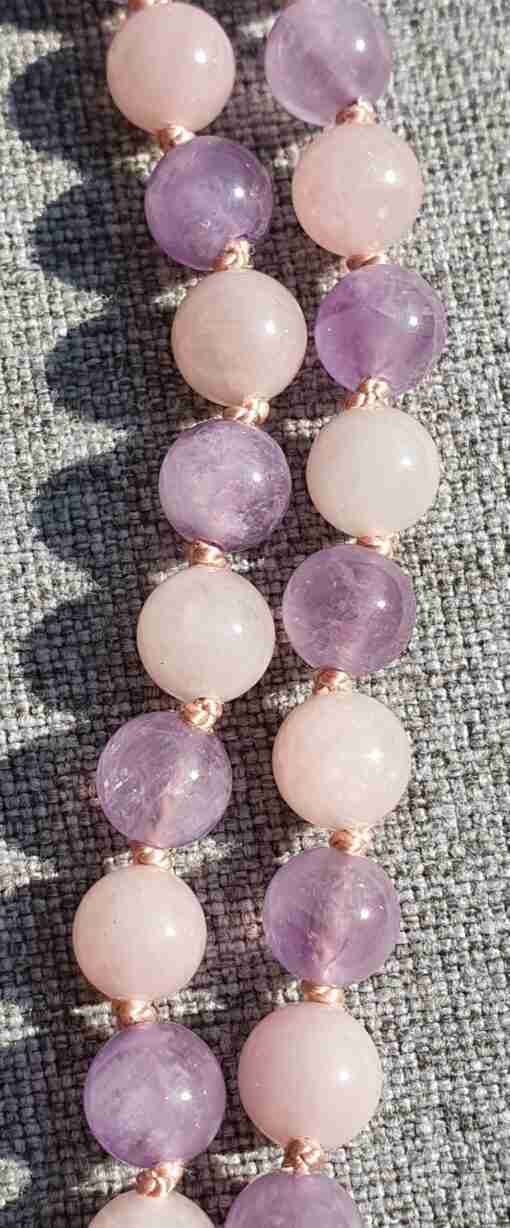 Lavendelamethyst-Rosenquarz-Mala – Bild 8