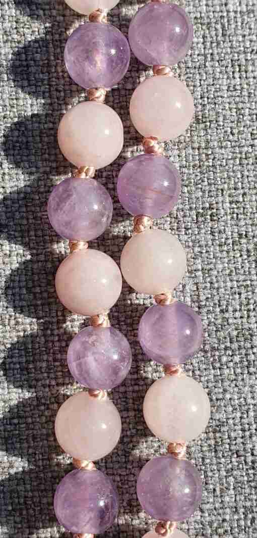 Lavendelamethyst-Rosenquarz-Mala – Bild 10