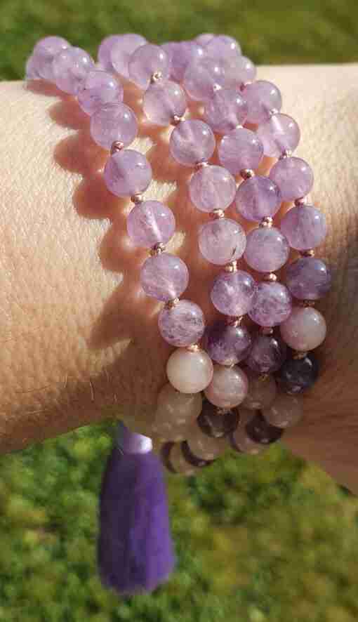 Lavendelamethyst-Rosenquarz-Mala – Bild 11