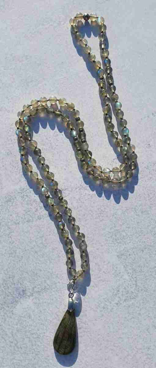 Labradorit-Mala (1) mit tropfenförmigem Labradorit-Anhänger – Bild 3