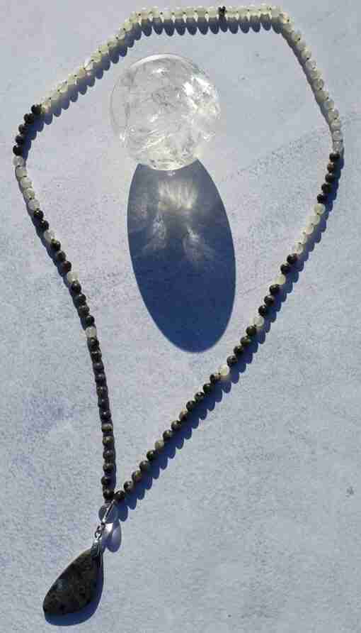 Larvikit-Weiße Mondstein-Mala – Bild 4