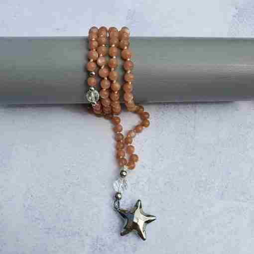 Pfirsichfarbene Mondstein-Mala – Bild 11