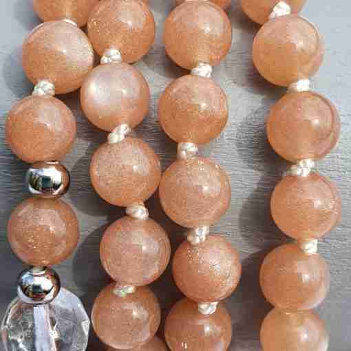 Pfirsichfarbene Mondstein-Mala – Bild 12