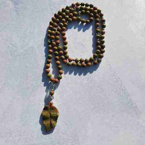 Unakit-Mala mit einem Unakit-Blatt + Armband