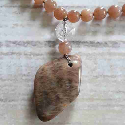 Rötlich braune Mondstein-Mala + Armband – Bild 8