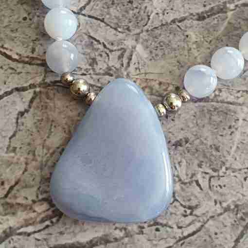 Blau gebänderte Chalcedon („Chalcedonachat“) -Mala mit blauem Chalcedon-Anhänger + Armband – Bild 8