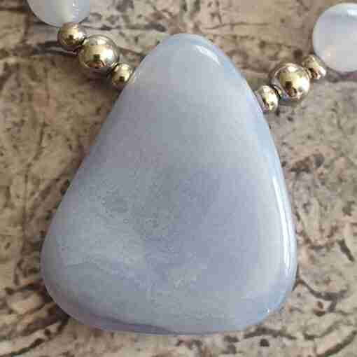 Blau gebänderte Chalcedon („Chalcedonachat“) -Mala mit blauem Chalcedon-Anhänger + Armband – Bild 9
