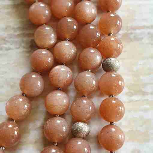 Rötlich braune Mondstein-Mala + Armband – Bild 12
