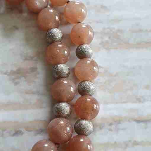 Rötlich braune Mondstein-Mala + Armband – Bild 14