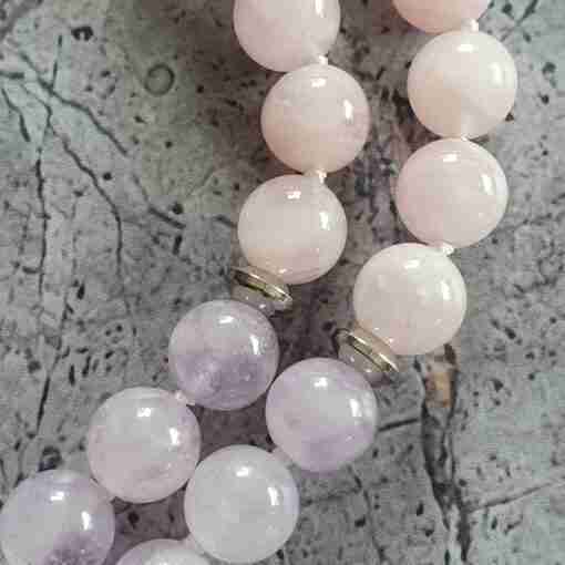 Amethyst (Lavendelamethyst) -Milchquarz-Rosenquarz-Mala + Armband – Bild 15