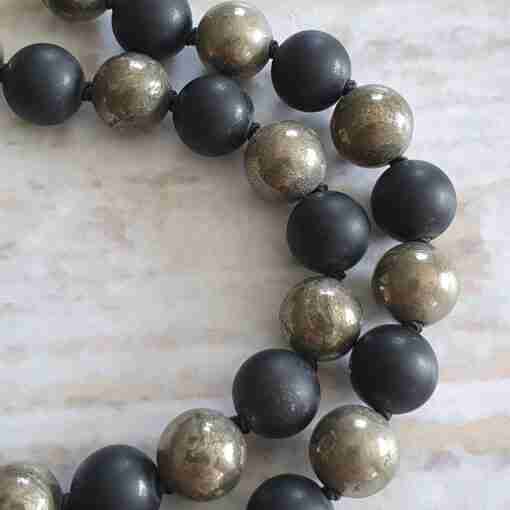 Matte Obsidian-Pyrit-Mala (2) – Bild 14