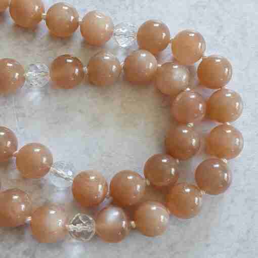 Pfirsichfarbene Mondstein-(Bergkristall)-weiße Aventurinquarz-Mala + Armband – Bild 15