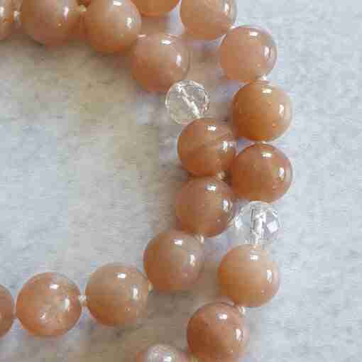Pfirsichfarbene Mondstein-(Bergkristall)-weiße Aventurinquarz-Mala + Armband – Bild 16