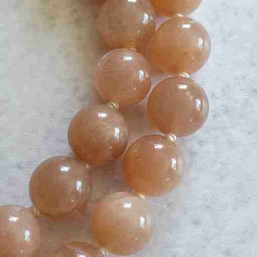 Pfirsichfarbene Mondstein-(Bergkristall)-weiße Aventurinquarz-Mala + Armband – Bild 18