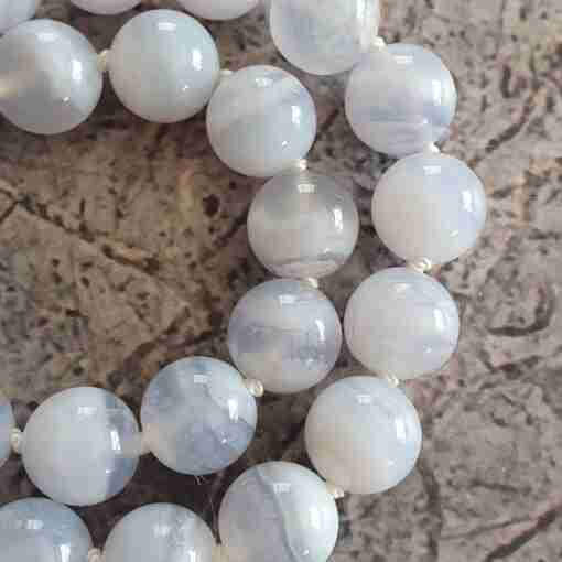 Blau gebänderte Chalcedon („Chalcedonachat“) -Mala mit blauem Chalcedon-Anhänger + Armband – Bild 16