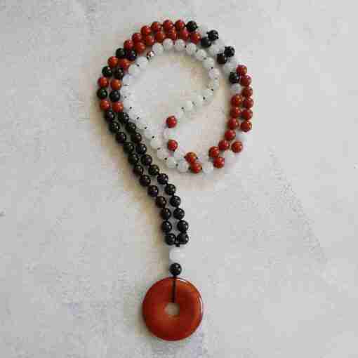 Rote Jaspis-Schneequarz-Schungit-Mala (1)