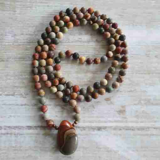 Bunte (polychrome) Jaspis-Mala, matt (1)