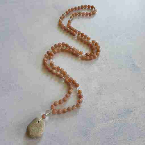Pfirsichfarbene Mondstein-(Bergkristall)-weiße Aventurinquarz-Mala + Armband – Bild 6