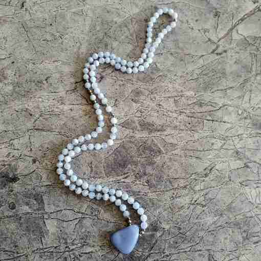 Blau gebänderte Chalcedon („Chalcedonachat“) -Mala mit blauem Chalcedon-Anhänger + Armband – Bild 6