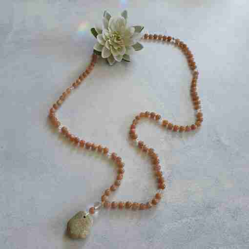Pfirsichfarbene Mondstein-(Bergkristall)-weiße Aventurinquarz-Mala + Armband – Bild 7