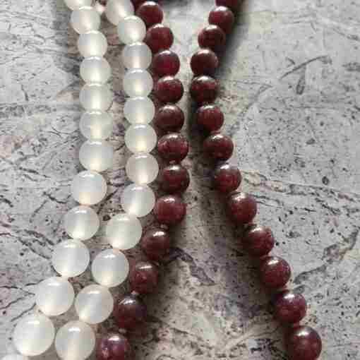Weiße Achat-Lepidolith-Rosenquarz-Mala mit Edelstahlanhänger + Armband – Bild 13