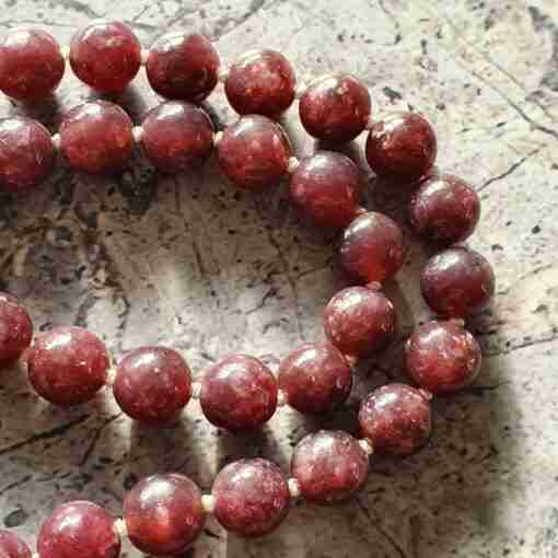 Weiße Achat-Lepidolith-Rosenquarz-Mala mit Edelstahlanhänger + Armband – Bild 15