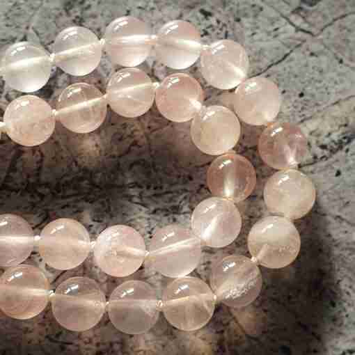 Weiße Achat-Lepidolith-Rosenquarz-Mala mit Edelstahlanhänger + Armband – Bild 16