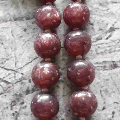 Weiße Achat-Lepidolith-Rosenquarz-Mala mit Edelstahlanhänger + Armband – Bild 18