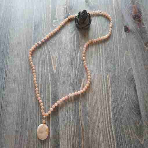 Rosafarbene Aventurinquarz-Mala mit rosa-orangefarbenem Skolezit – Bild 5