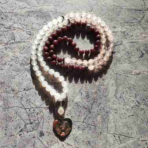 Weiße Achat-Lepidolith-Rosenquarz-Mala mit Edelstahlanhänger + Armband – Bild 5