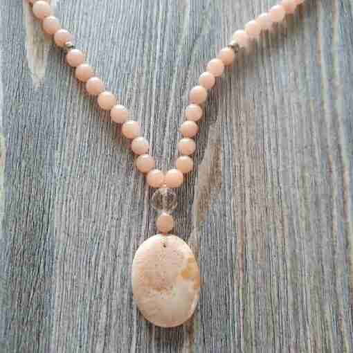 Rosafarbene Aventurinquarz-Mala mit rosa-orangefarbenem Skolezit – Bild 6