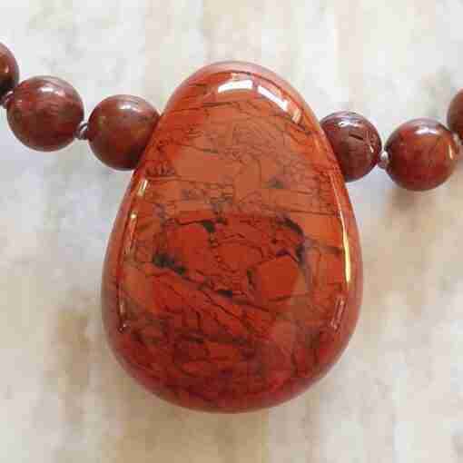 Jaspis ("Brekzien-Jaspis") -Mala mit passendem Armband – Bild 9