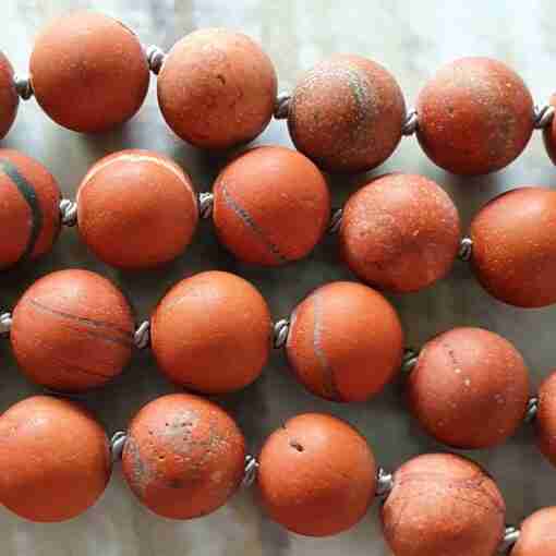 Rote Jaspis-Mala, matt, mit Seidenquaste – Bild 13