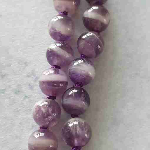 Amethystquarz ("Chevron-Amethyst") -Mala mit Edelstahlanhänger + Armband – Bild 17