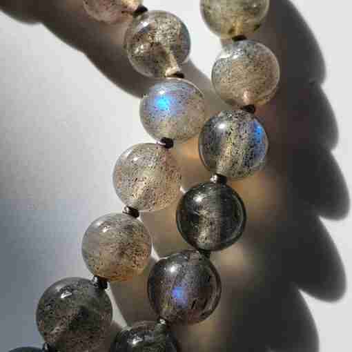 Labradorit-Mala (3) mit Labradorit-Navette – Bild 18