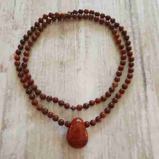 Jaspis ("Brekzien-Jaspis") -Mala mit passendem Armband – Bild 3