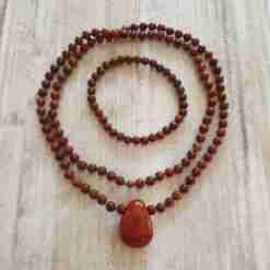 Jaspis ("Brekzien-Jaspis") -Mala mit passendem Armband