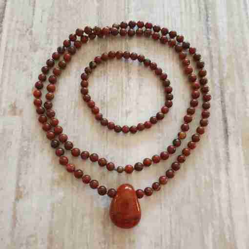 Jaspis ("Brekzien-Jaspis") -Mala mit passendem Armband