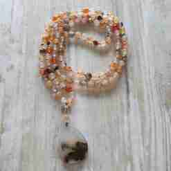 "Montana Achat" (Chalcedon) -Mala