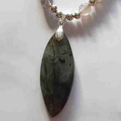 Labradorit-Mala (3) mit Labradorit-Navette – Bild 7