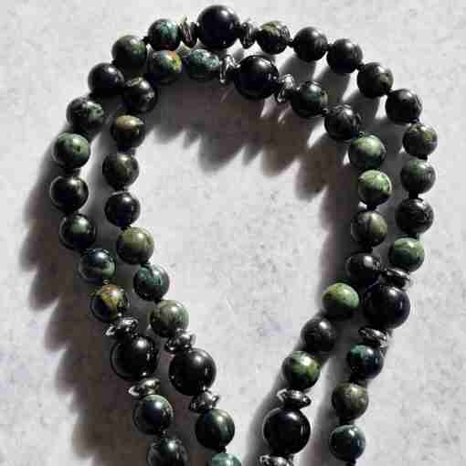 Eldarit (“Kabambastein”) -Obsidian-Mala mit Seidenquaste: – Bild 10