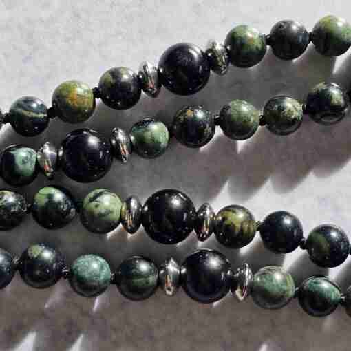 Eldarit (“Kabambastein”) -Obsidian-Mala mit Seidenquaste: – Bild 12