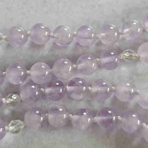 Amethyst ("Lavendelamethyst") -Bergkristall (facettiert) -Mala mit „Lavendelamethyst“-Anhänger – Bild 12