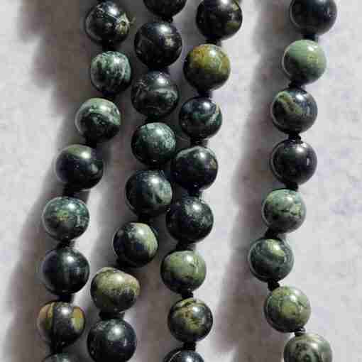 Eldarit (“Kabambastein”) -Obsidian-Mala mit Seidenquaste: – Bild 2