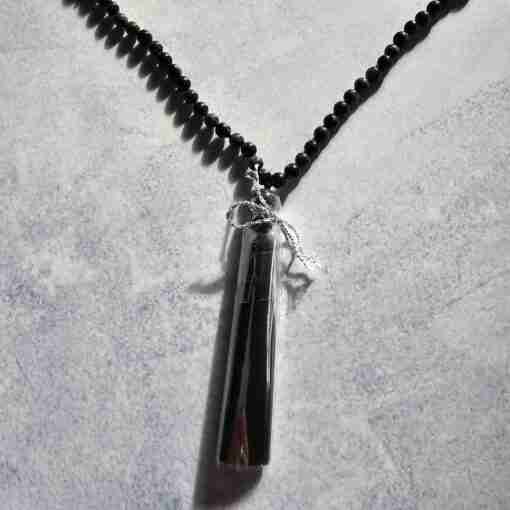 Eldarit (“Kabambastein”) -Obsidian-Mala mit Seidenquaste: – Bild 6