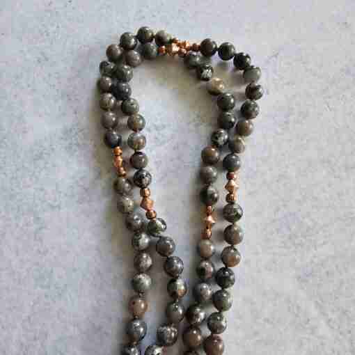 „Yooperlite“-Kupfer-Mala mit „Yooperlite“-Anhänger und passendem Armband – Bild 12