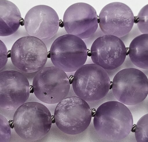 Amethyst-Bergkristall-Mala, matt, mit hellem Amethyst-Anhänger – Bild 12