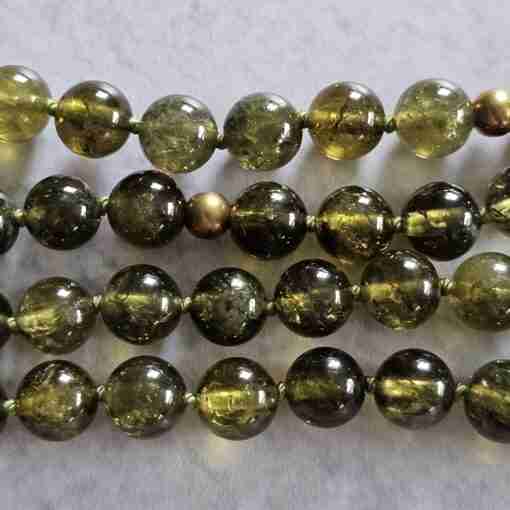 Grüne Grossular (Granat) -Messing-Mala mit Messing-Anhänger – Bild 13