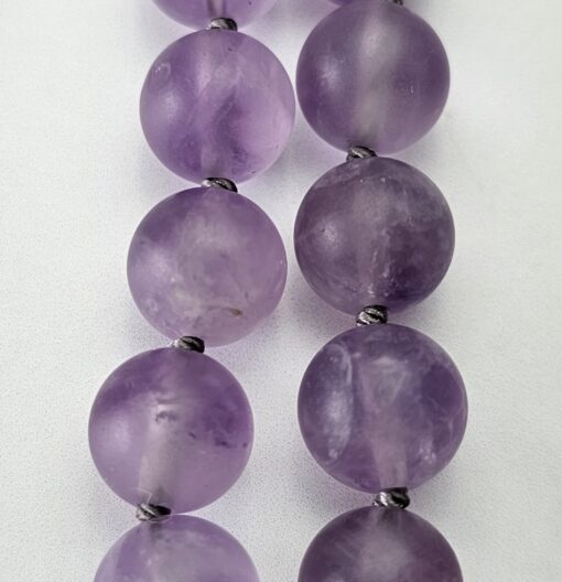 Amethyst-Bergkristall-Mala, matt, mit hellem Amethyst-Anhänger – Bild 14